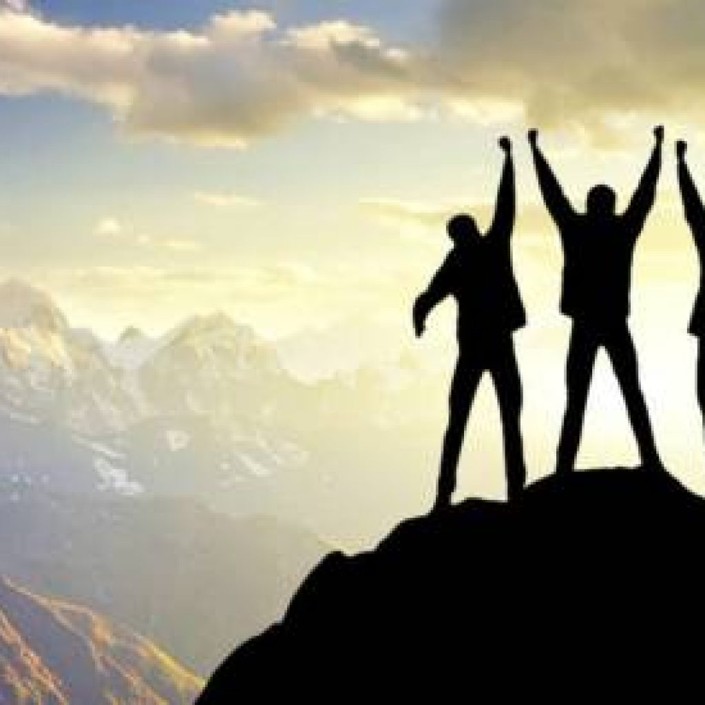Palestras com histórias inspiradoras de sucesso, que provocam o movimento mental positivo e vitorioso, através de exemplos reais e motivadores.